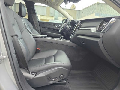 2024 Volvo XC60 Core Dark Theme