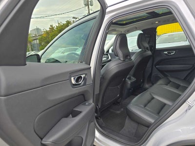 2024 Volvo XC60 Core Dark Theme