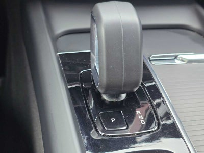 2024 Volvo XC60 Core Dark Theme