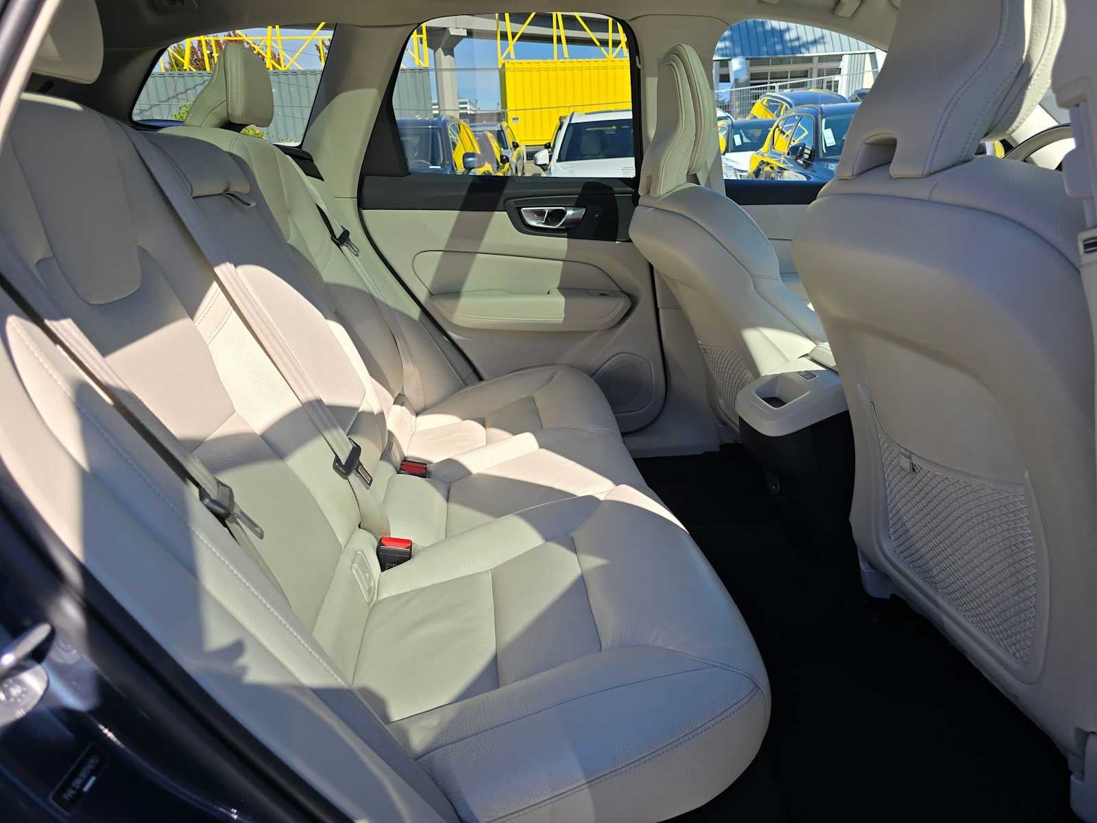 2024 Volvo XC60 Core Dark Theme