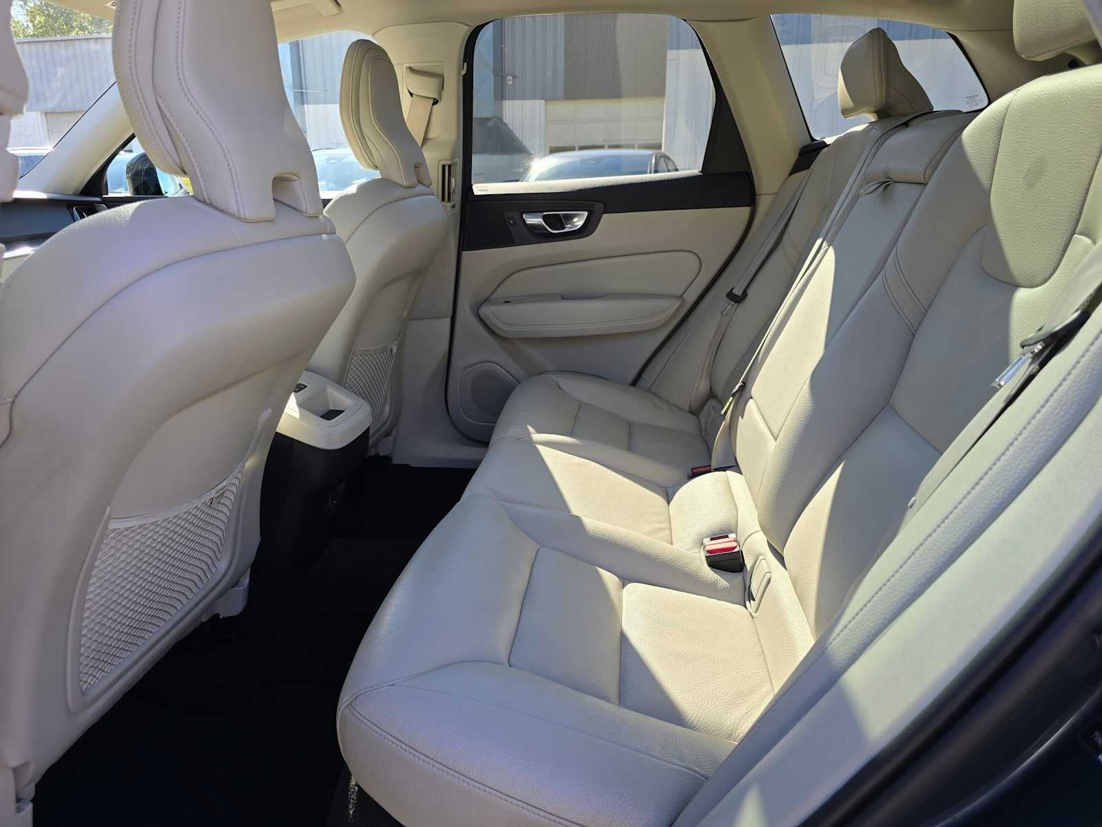 2024 Volvo XC60 Core Dark Theme
