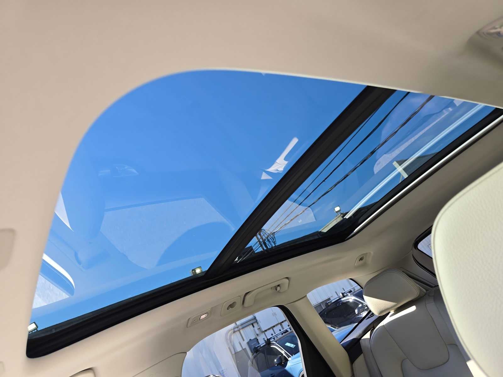 2024 Volvo XC60 Core Dark Theme