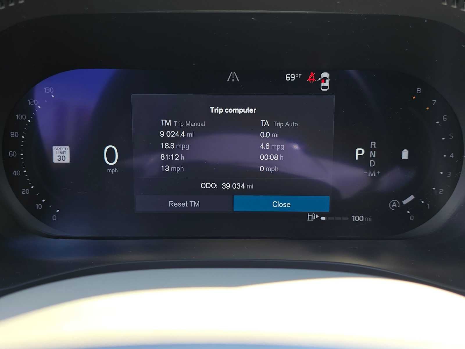 2024 Volvo XC60 Core Dark Theme