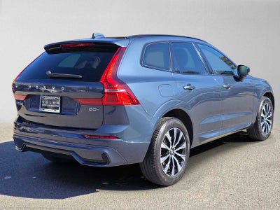 2024 Volvo XC60 Core Dark Theme