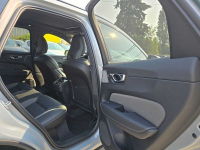 2024 Volvo XC60 Ultimate Dark Theme