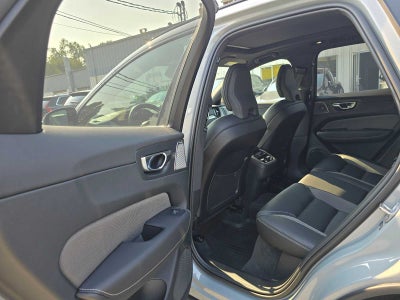2024 Volvo XC60 Ultimate Dark Theme