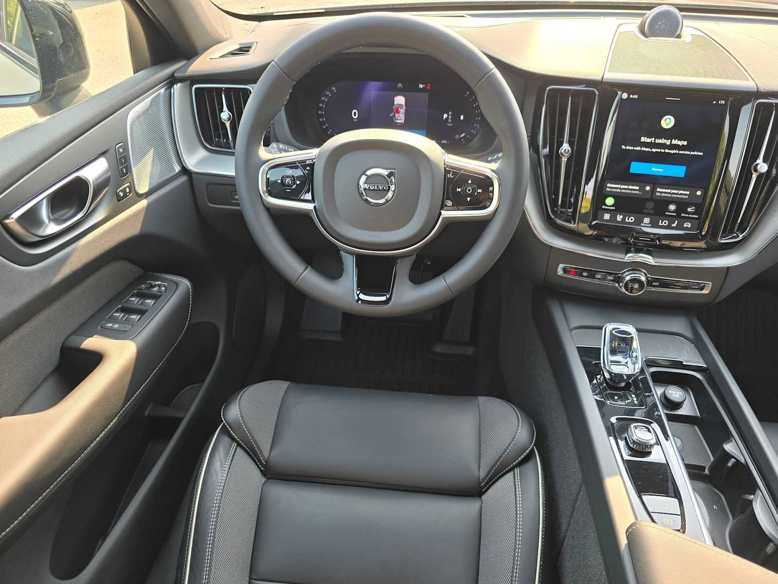 2024 Volvo XC60 Ultimate Dark Theme