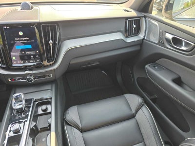 2024 Volvo XC60 Ultimate Dark Theme