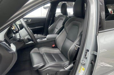 2024 Volvo XC60 Ultimate Dark Theme