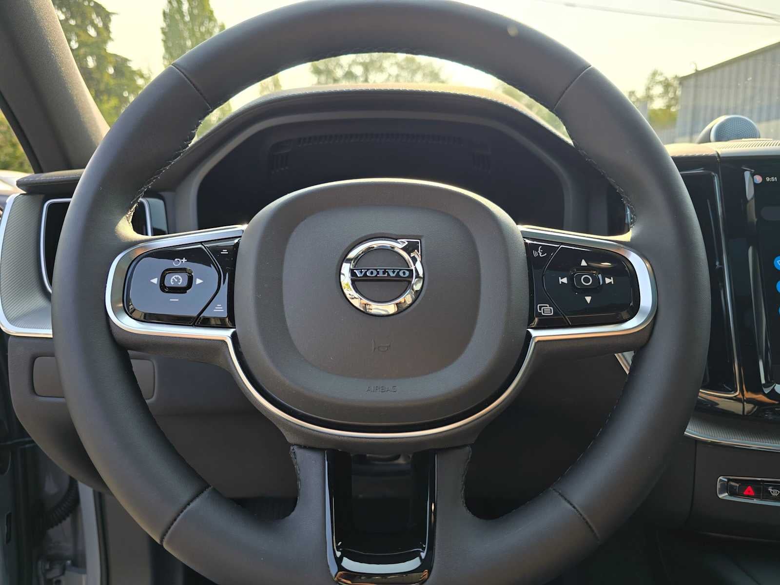 2024 Volvo XC60 Ultimate Dark Theme