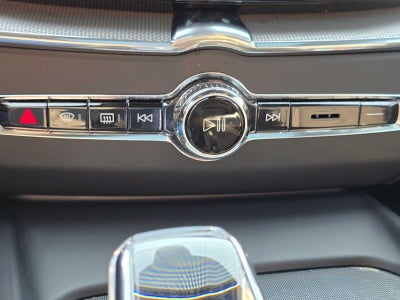 2024 Volvo XC60 Ultimate Dark Theme