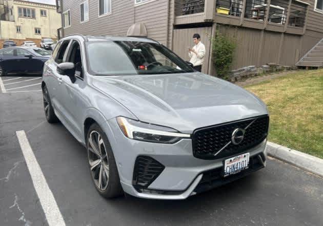 2024 Volvo XC60 Ultimate Dark Theme