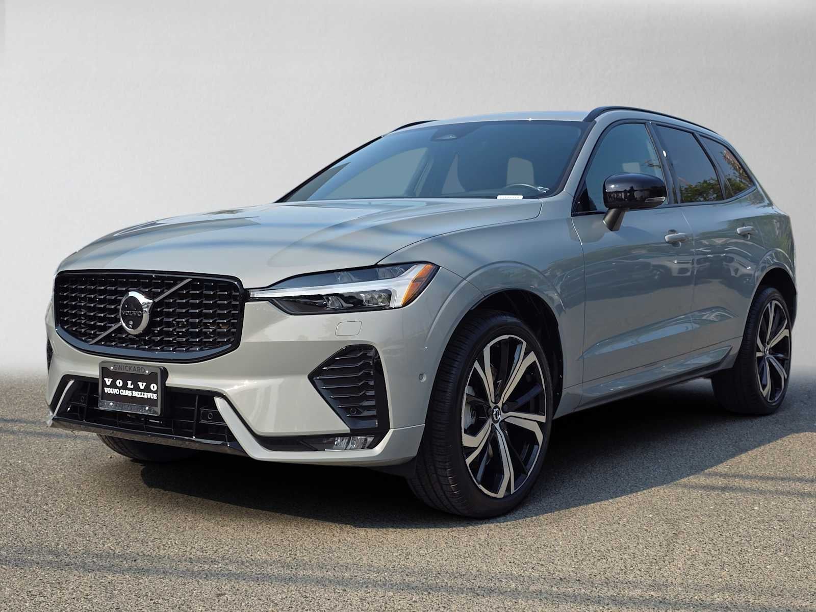2024 Volvo XC60 Ultimate Dark Theme