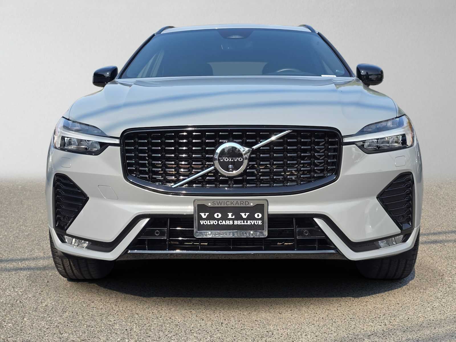 2024 Volvo XC60 Ultimate Dark Theme