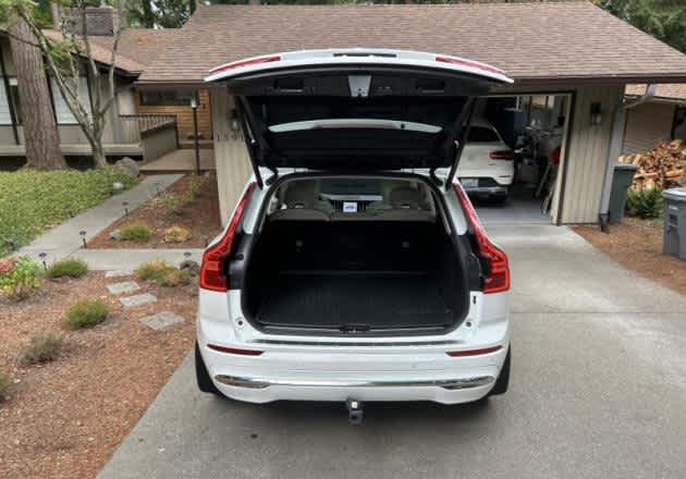2023 Volvo XC60 Plus Bright Theme