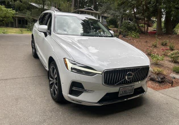 2023 Volvo XC60 Plus Bright Theme