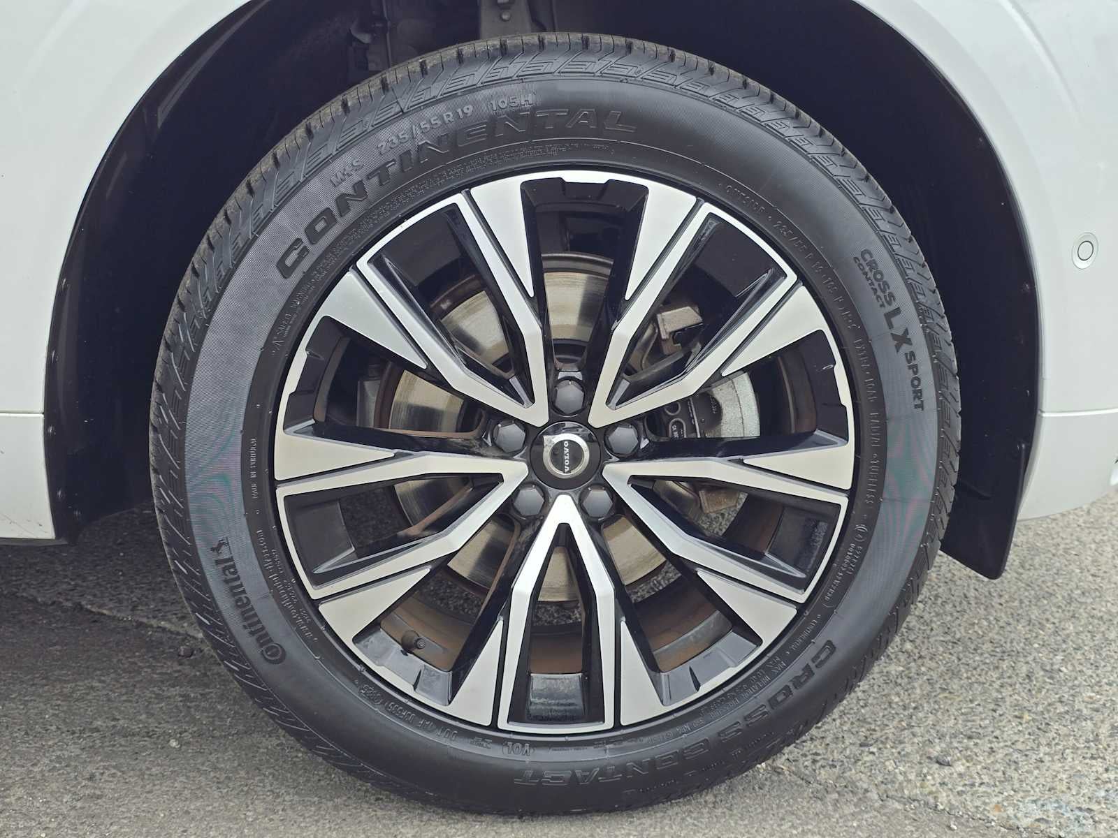 2023 Volvo XC60 Plus Bright Theme