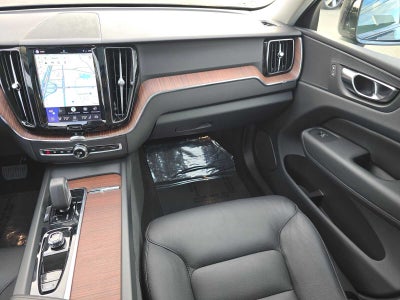 2023 Volvo XC60 Plus Dark Theme