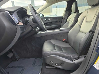 2023 Volvo XC60 Plus Dark Theme