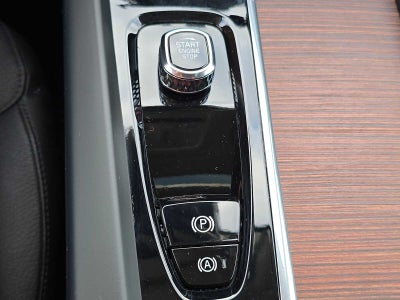 2023 Volvo XC60 Plus Dark Theme