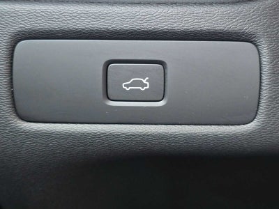 2023 Volvo XC60 Plus Dark Theme