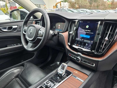 2023 Volvo XC60 Ultimate Dark Theme