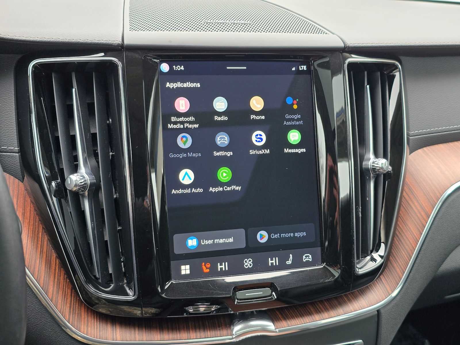 2023 Volvo XC60 Ultimate Dark Theme