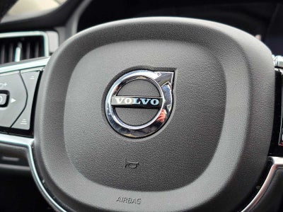 2023 Volvo XC60 Ultimate Dark Theme