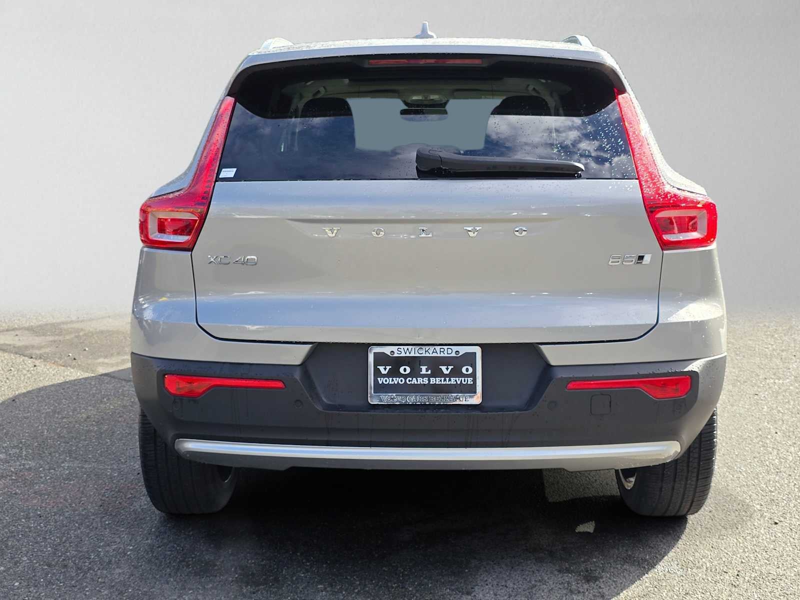2023 Volvo XC40 Ultimate Bright Theme