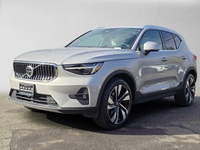 2023 Volvo XC40 Ultimate Bright Theme