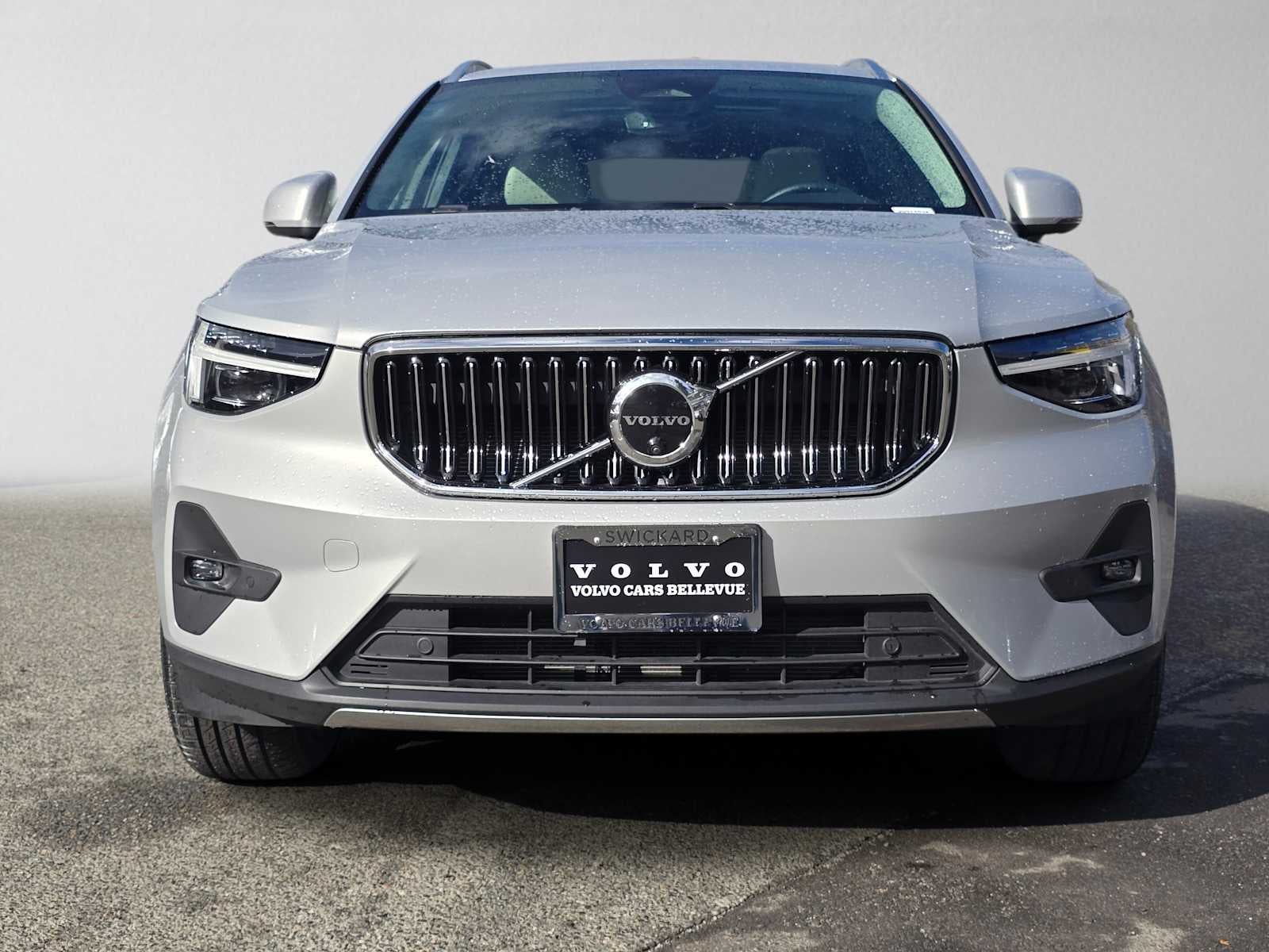 2023 Volvo XC40 Ultimate Bright Theme