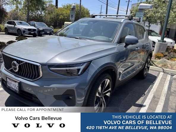 2023 Volvo XC40 Ultimate Bright Theme
