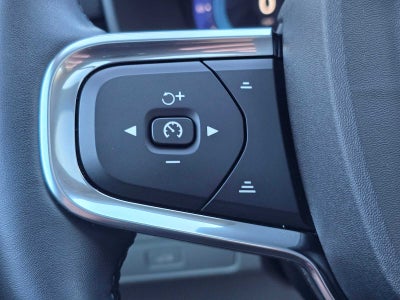 2023 Volvo XC40 Ultimate Bright Theme