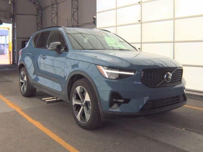 2025 Volvo XC40 Plus Dark Theme