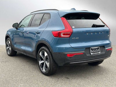 2025 Volvo XC40 Plus Dark Theme