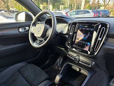 2025 Volvo XC40 Plus Dark Theme