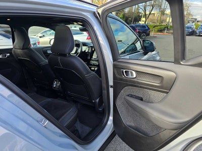 2025 Volvo XC40 Plus Dark Theme