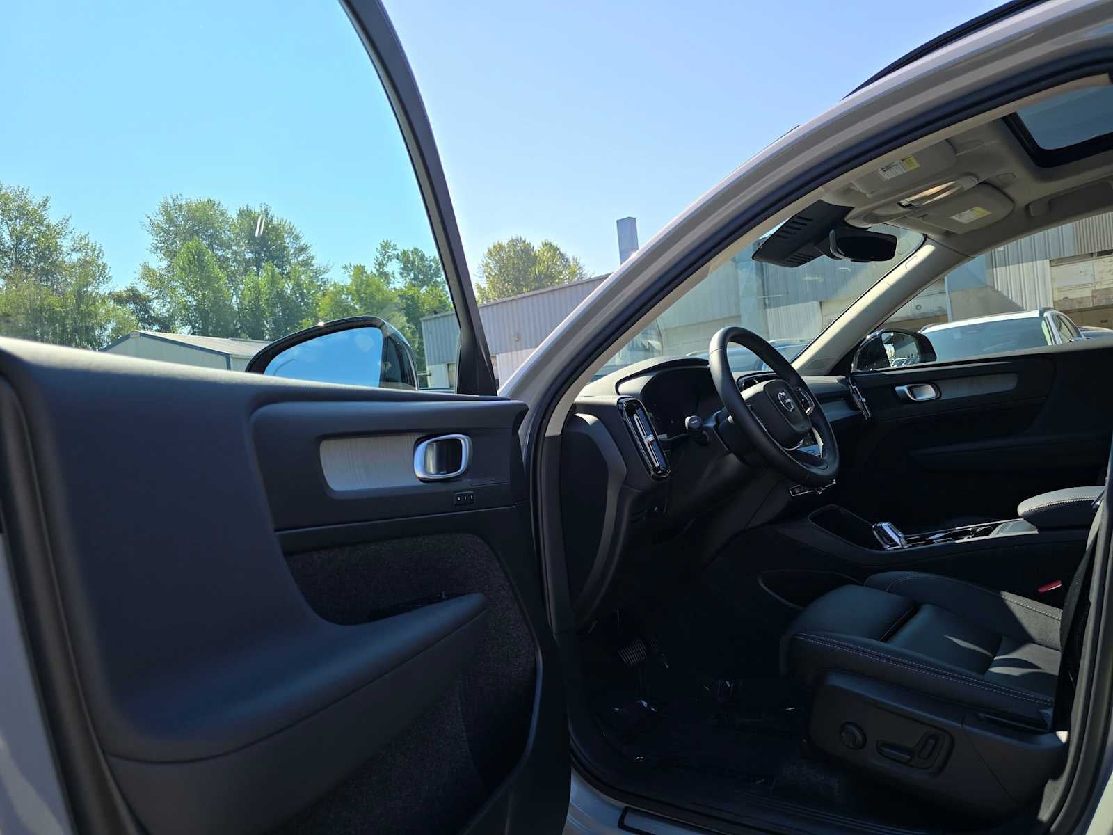 2026 Volvo XC40 Plus