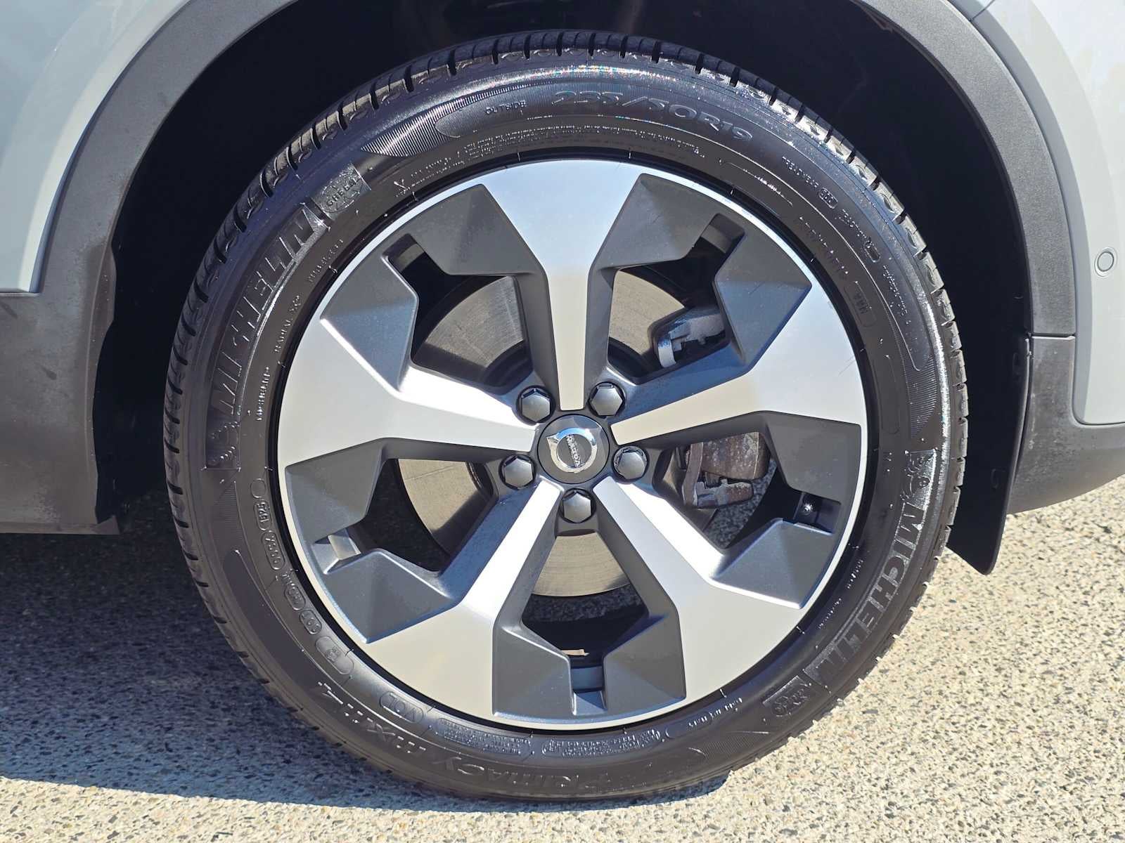 2026 Volvo XC40 Plus
