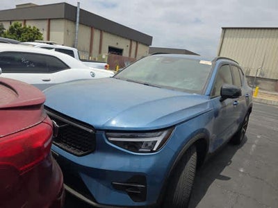 2025 Volvo XC40 Plus Dark Theme