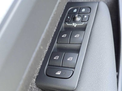 2025 Volvo XC40 Plus Dark Theme