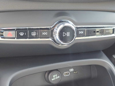 2025 Volvo XC40 Plus Dark Theme
