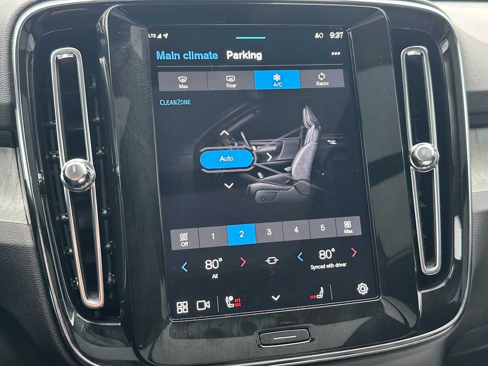 2025 Volvo XC40 Plus Dark Theme