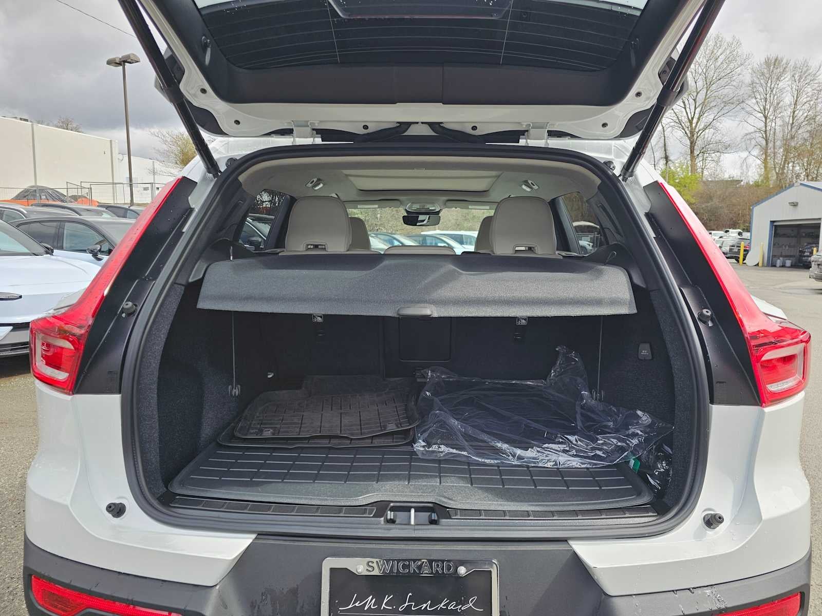 2026 Volvo XC40 Plus