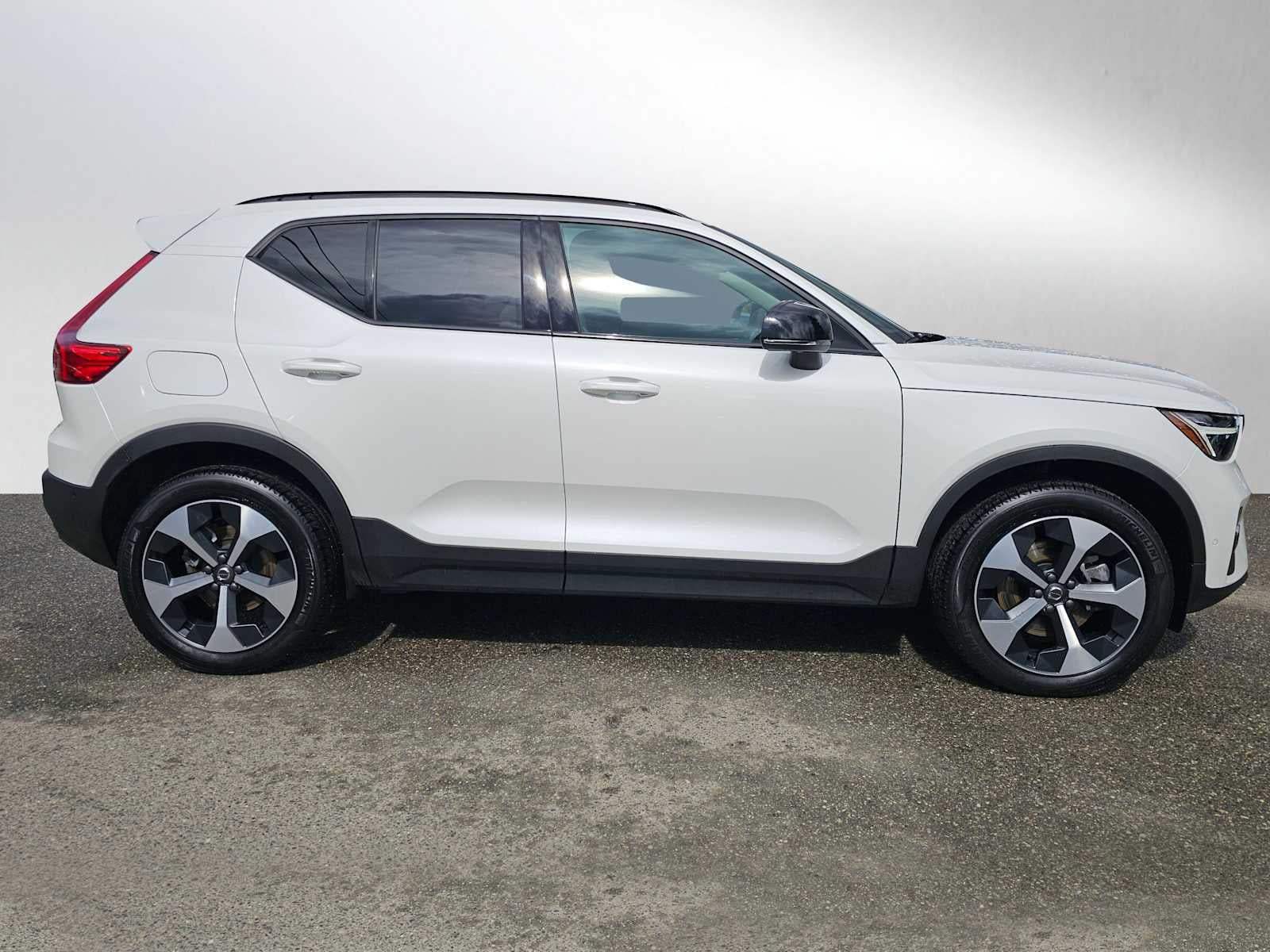 2026 Volvo XC40 Plus