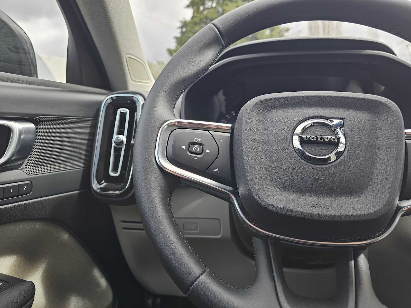 2026 Volvo XC40 Plus