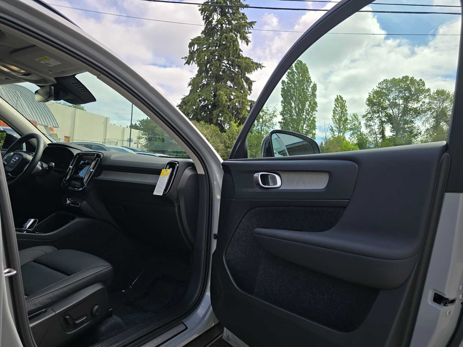 2026 Volvo XC40 Plus