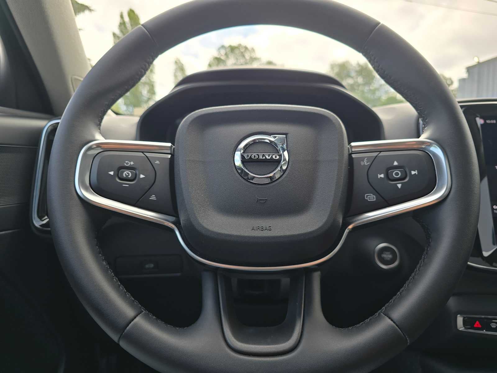 2026 Volvo XC40 Plus