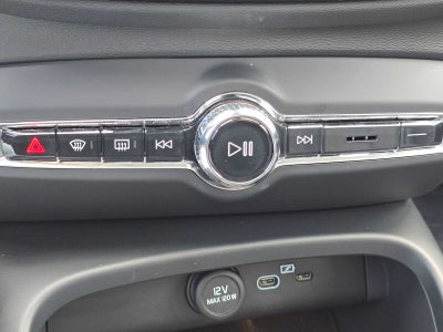 2026 Volvo XC40 Plus