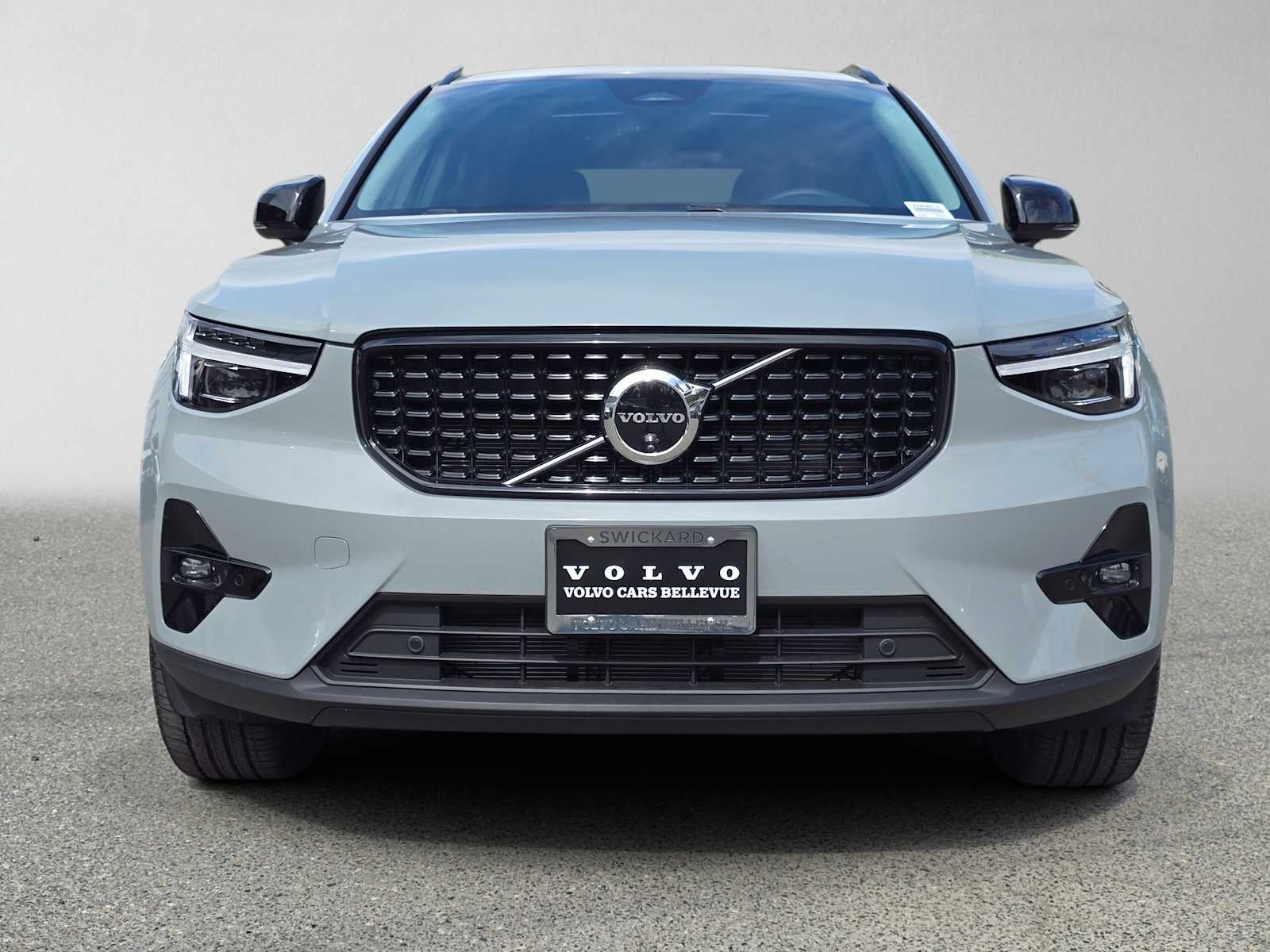 2026 Volvo XC40 Plus